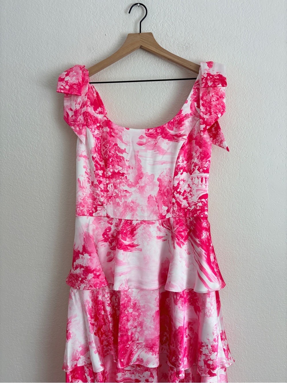 NWT MARCHESA NOTTE Bow-embellished tiered printed satin dress - Picture 3 of 14